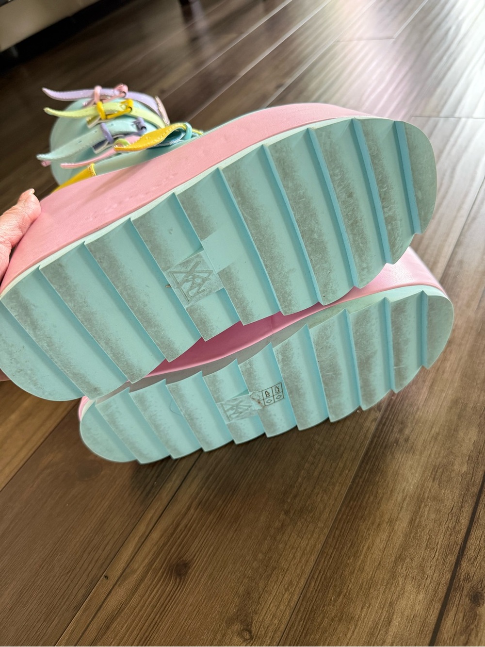 YRU Dune pastel butterfly buckles platform, rave boots - Picture 11 of 11